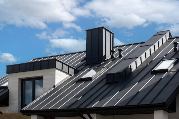 Best Roof Moss and Algae Removal  in Barberton, WA